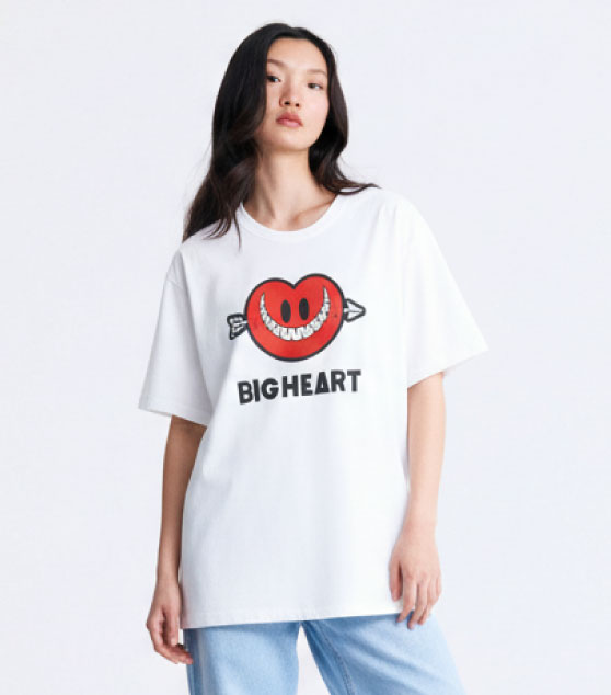 AIIZ Big Heart Graphic T-Shirt