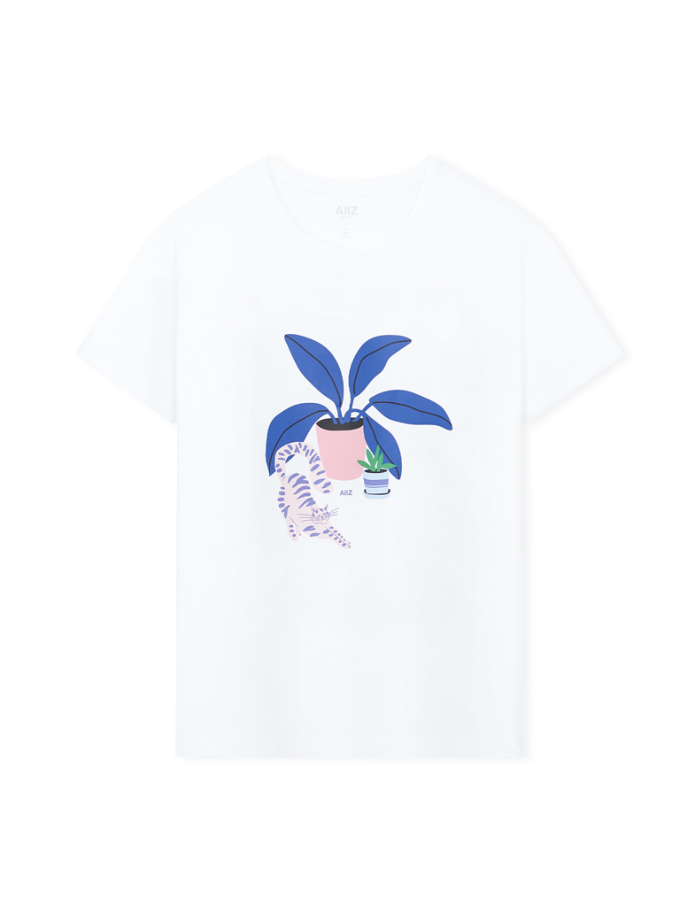 Women's Cat Graphic T-Shirt